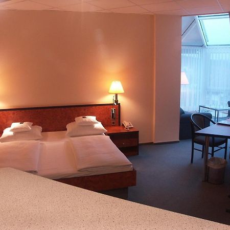 Hotel Arkadia Фридрихсдорф Екстериор снимка