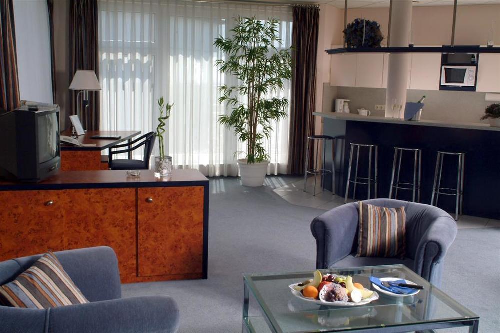 Hotel Arkadia Фридрихсдорф Стая снимка