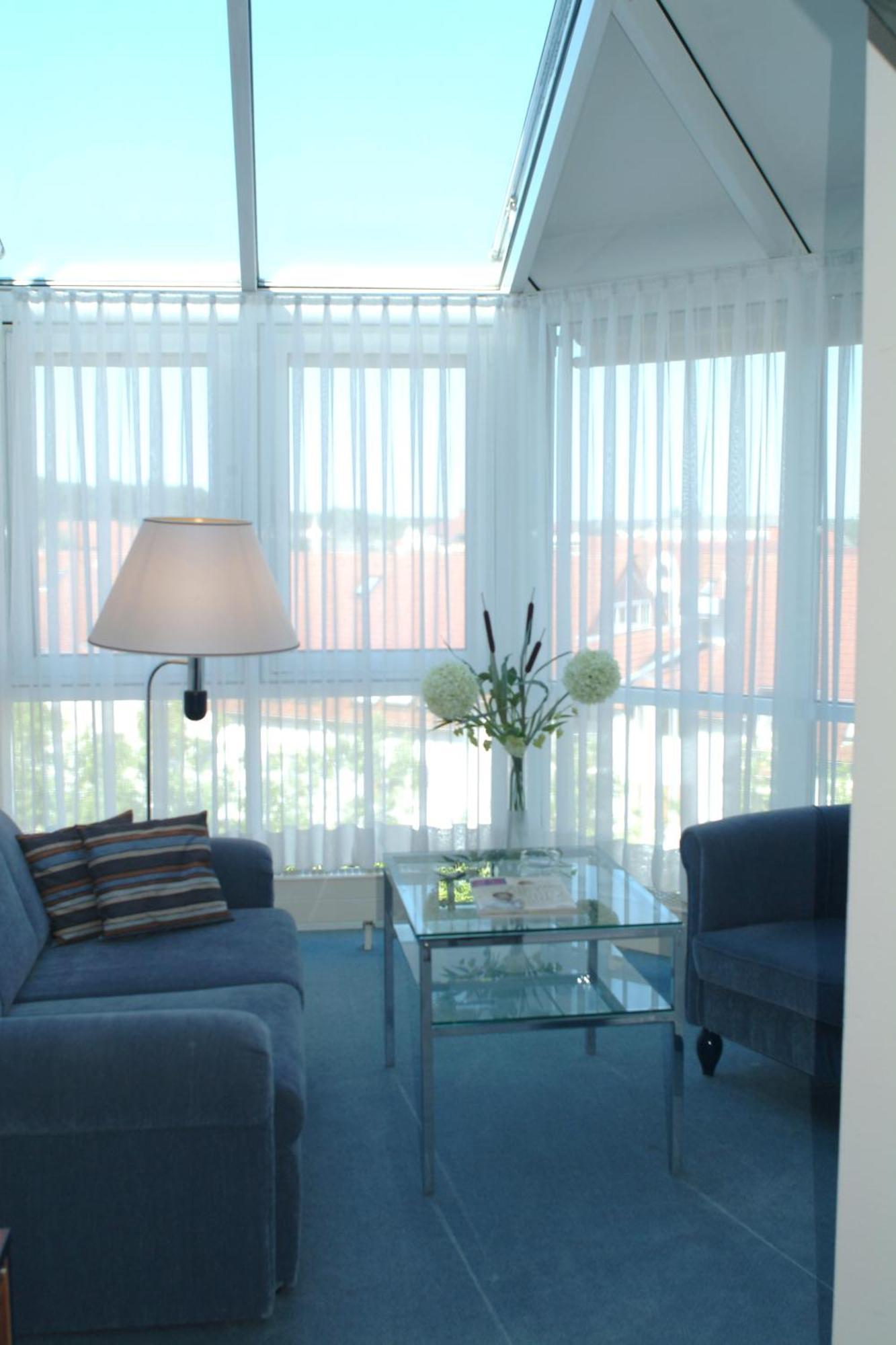 Hotel Arkadia Фридрихсдорф Екстериор снимка